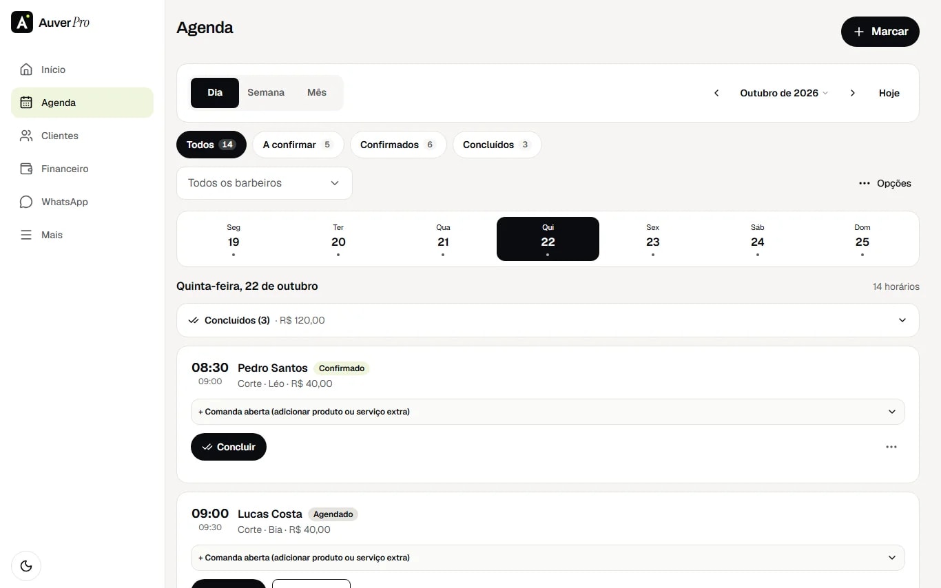 Agenda do dia no AUVER PRO, com os horários de cada barbeiro